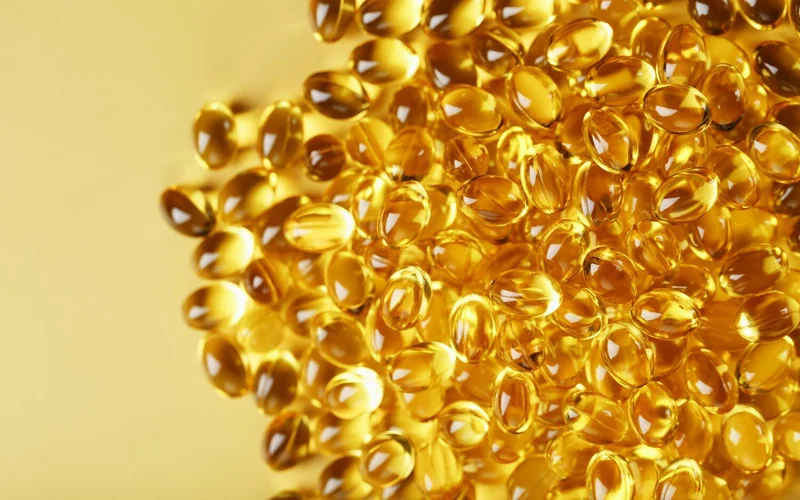 Goldene Omega-3-Softgel-Kapseln
