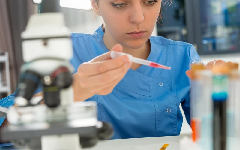 Laboranalyse zur Chargenprüfung von Nahrungsergänzungsmitteln